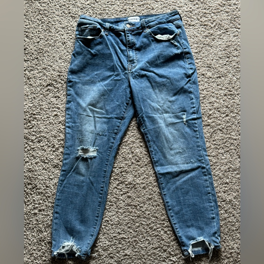 Pistola size 32 distressed Skinny jeans